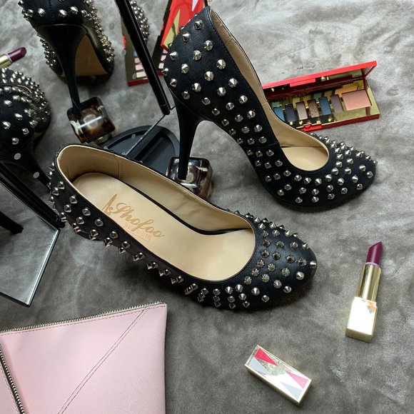 Black leather rivet high heels - Picture 2 of 5